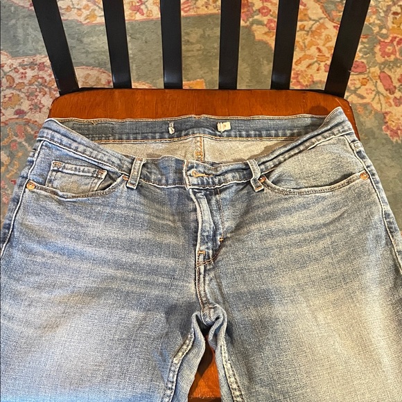 Levi's Women's Classic Blue Straight Leg Jeans - Picture 2 of 5